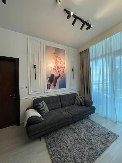 New Luxury Modern Canal View. Apartment Dubai Bagian luar foto