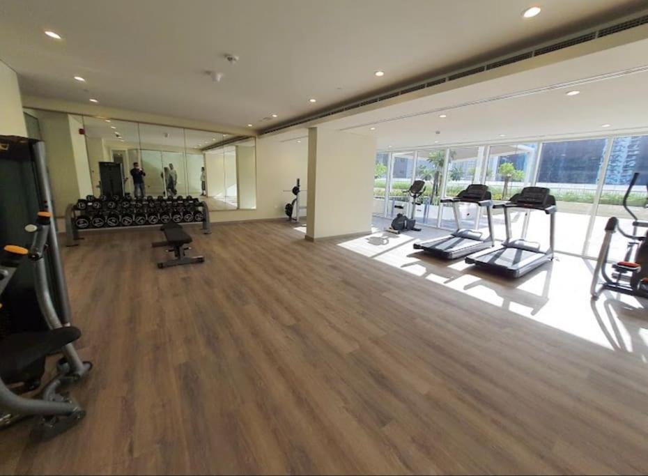 New Luxury Modern Canal View. Apartment Dubai Bagian luar foto