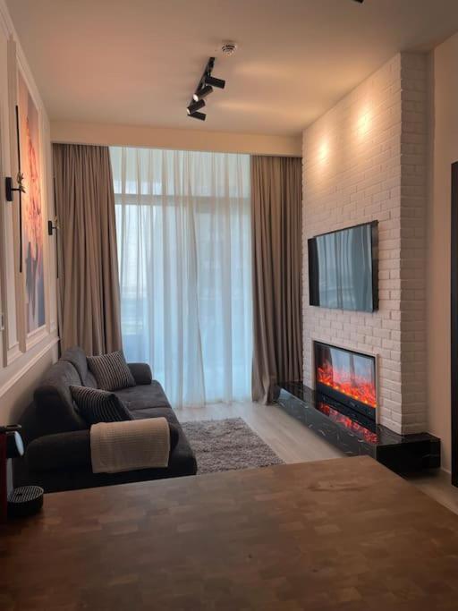 New Luxury Modern Canal View. Apartment Dubai Bagian luar foto