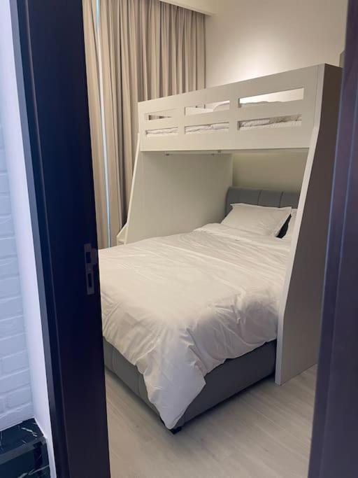 New Luxury Modern Canal View. Apartment Dubai Bagian luar foto