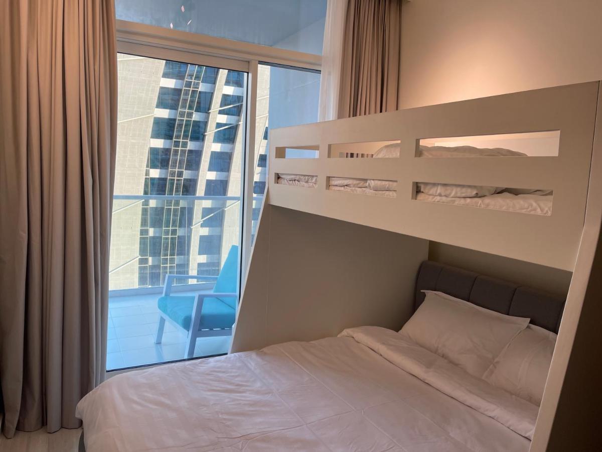 New Luxury Modern Canal View. Apartment Dubai Bagian luar foto